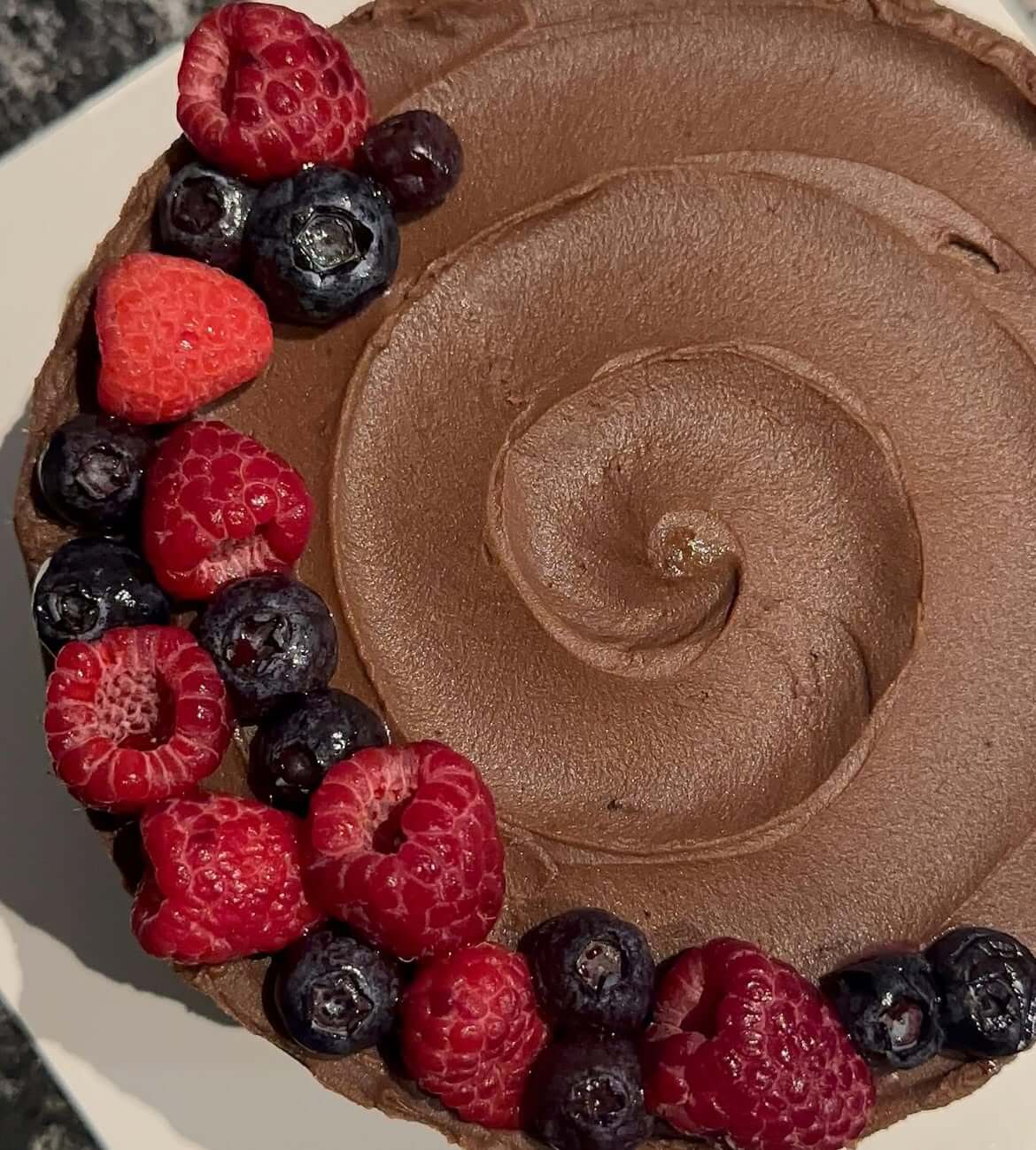 Torta personalizada con decoración artesanal